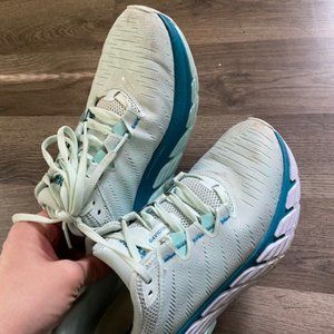 Hoka One One Gaviota 3 athletic shoes